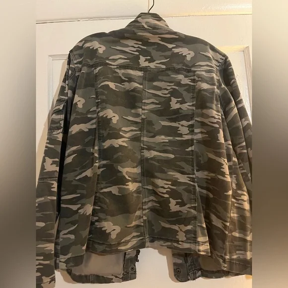 Kensie Camouflage Utility Jacket - Picture 6 of 9
